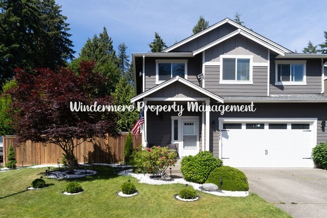 Building Photo - Stunning three bedroom in CK school district with fully fenced yard, corner lot, AC and more!