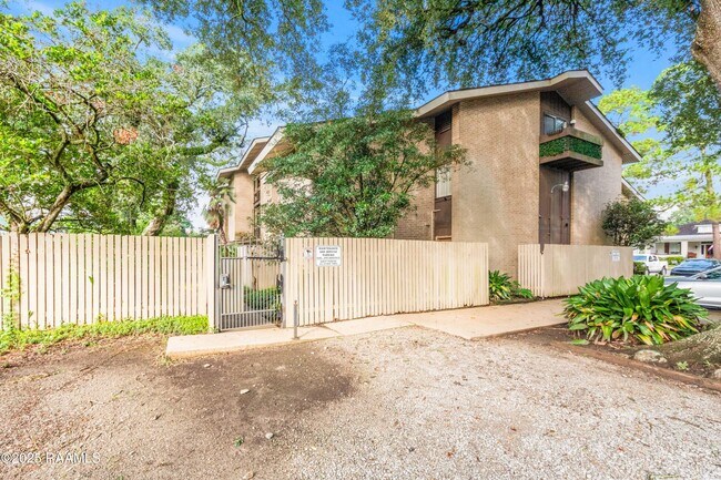 1301 St John St Unidad 305