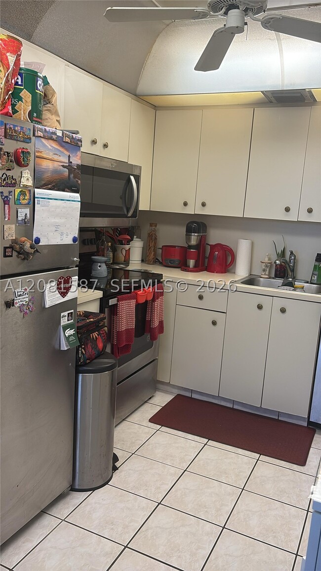 Building Photo - 13455 SW 9th Ct Unit 117J