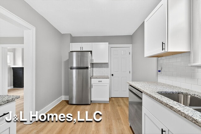 Photo - 888 Miller Ave