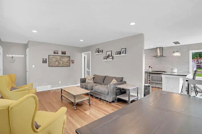Photo - 723 N Logan Ave