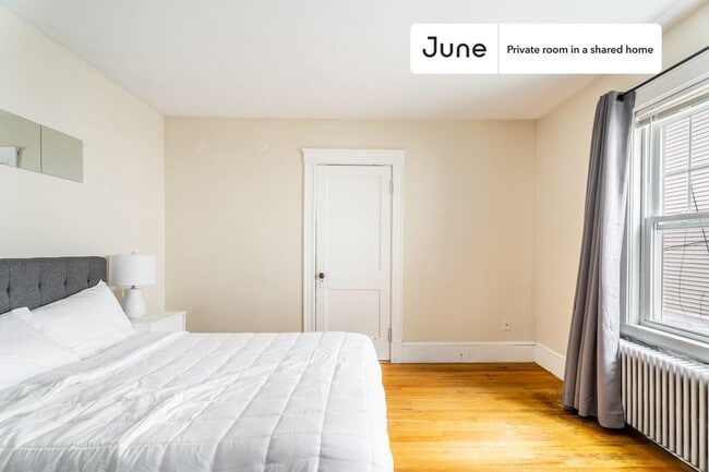 Photo - Room in Shared 4 bed/1.5 bath home Unit C