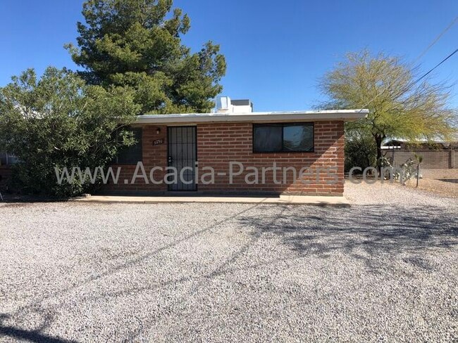 Building Photo - Two Bedroom/One Bath Rental