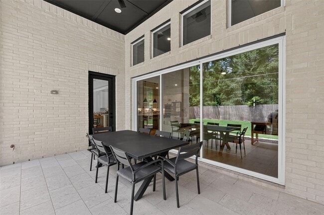 Building Photo - 9722 Dani Lake Dr