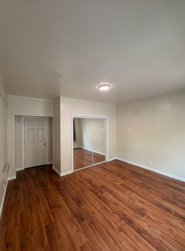 Building Photo - ADELI PROPERTIES Unit #1