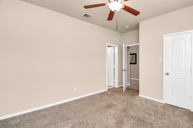 Photo - 719 Longstreet Dr