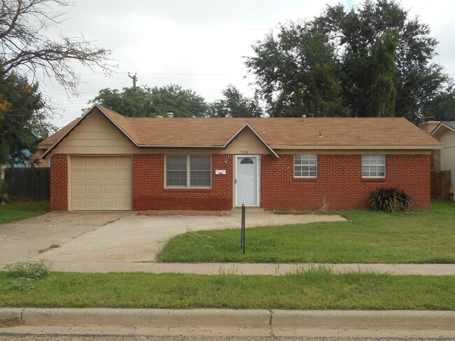 Building Photo - 3 Bedroom Home in Great Location