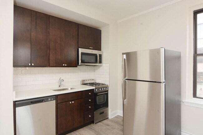 Photo - 3335 W Diversey Ave Unit 201