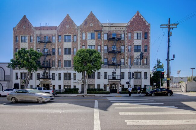 Photo - Hollymont Apartments