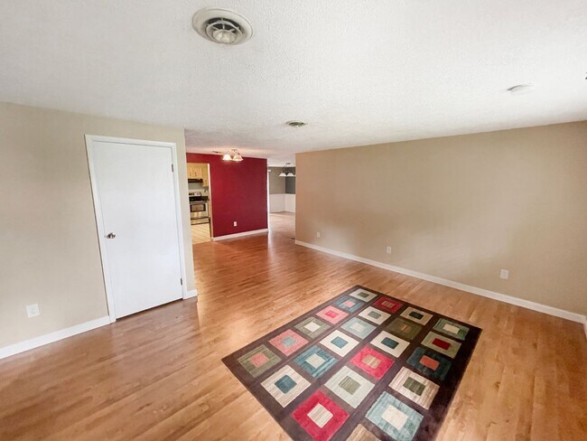 Photo - Beautiful 3-Bedroom, 1.5-Bath Rancher on C...