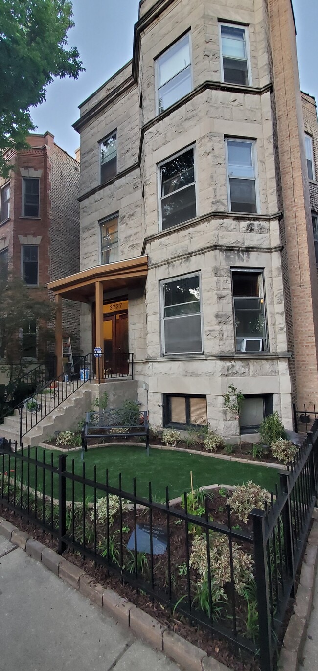 3727 N Wayne Ave Unit 1