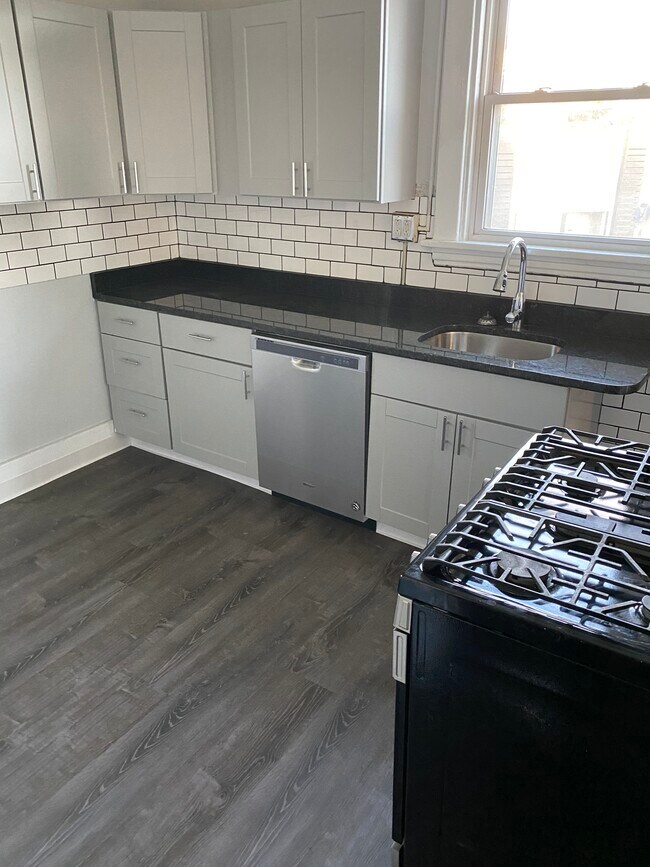 Photo - 1500 Dormont Ave Unit 1