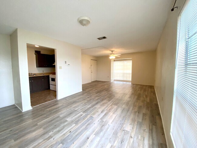 Photo - Baywood Apartments