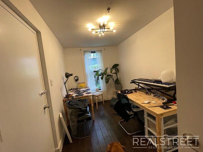 Photo - Quincy Street Unidad 1R