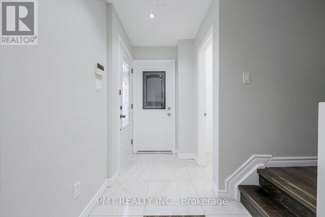 Photo - 26 Granada Crescent