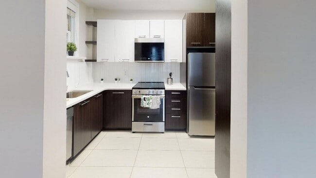 Photo - 155 MacLaren