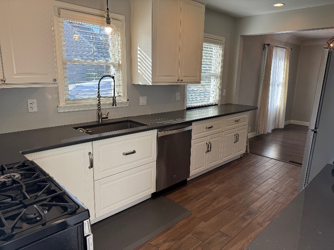 Photo - 8925 Wally St