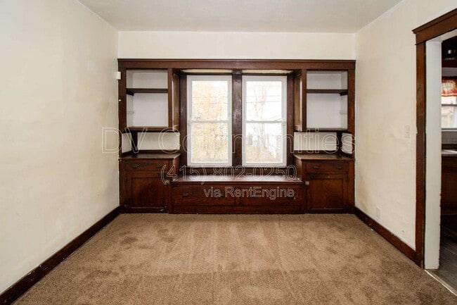 Photo - 9711 Parmelee Ave