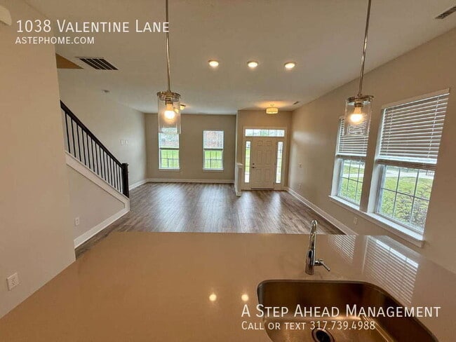 Photo - 1038 Valentine Ln