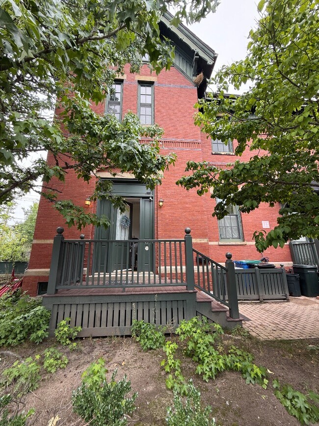 453 Trapelo Rd