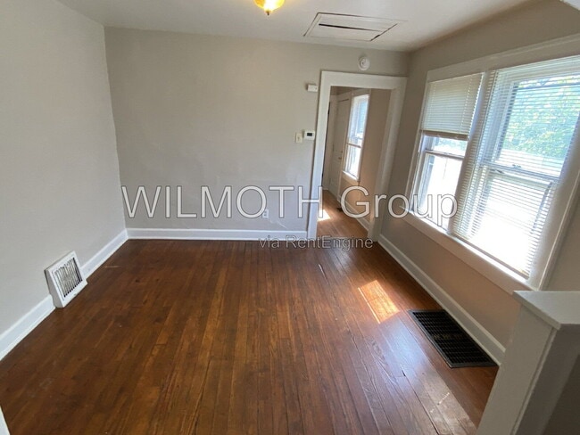 Photo - 1535 Kappes St
