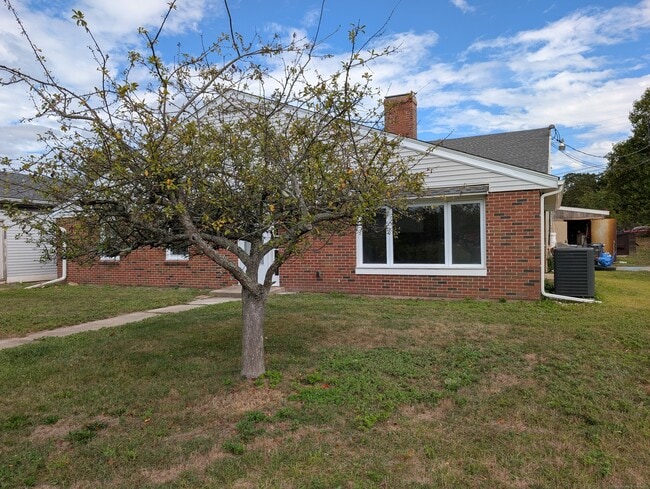 Photo - 344 E Main St