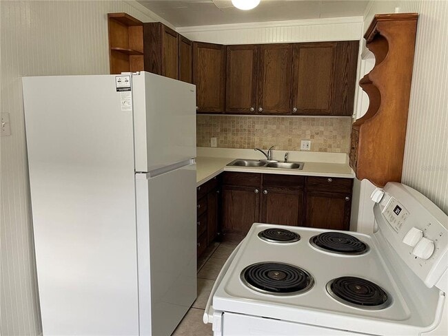 Photo - 3205 Ave A W