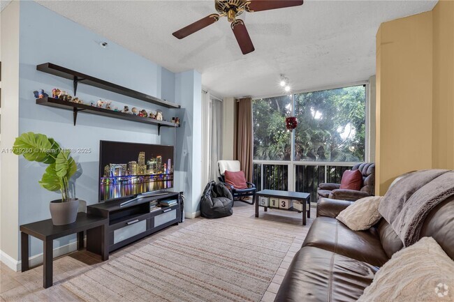 Building Photo - 9755 NW 52nd St Unit 212 Rental