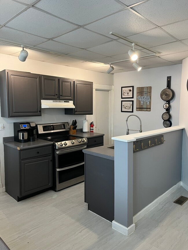 Building Photo - 1112 Newman St