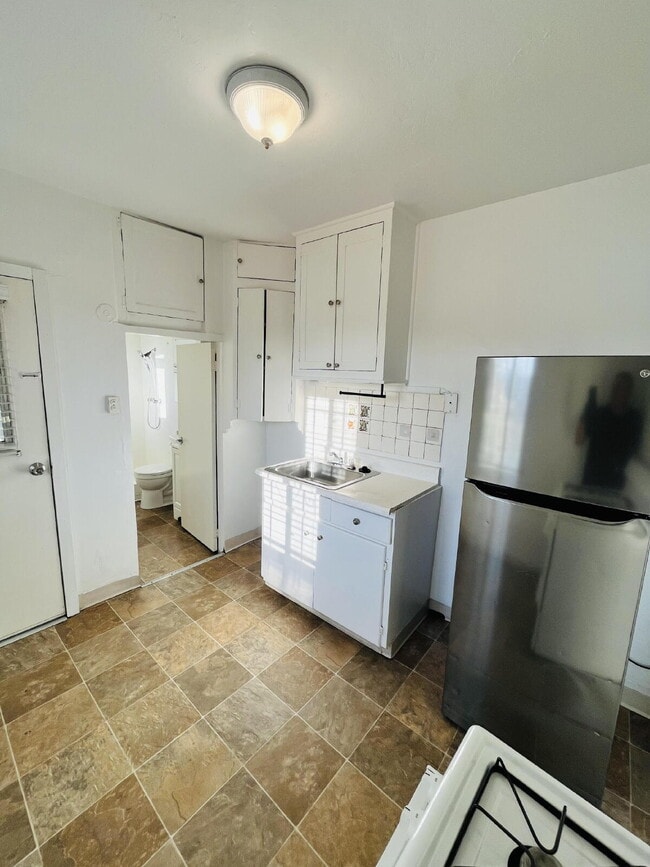 Building Photo - $1,500 - 1 Bed / 1 Bath Apartment in San Diego Unit #3