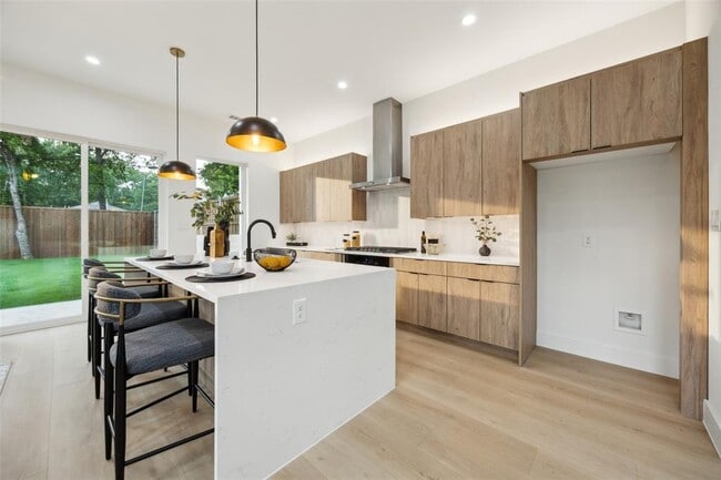 Photo - 5217 Lindsley Ave