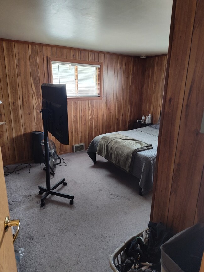 Photo - 303 Barr Elms Ave Unit #2