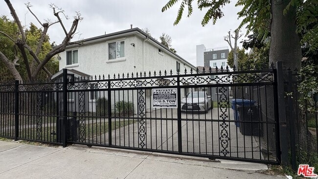 Building Photo - 1189 W 36th St Rental