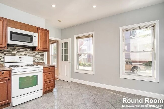 Photo - 28 Moreland St Unit 1