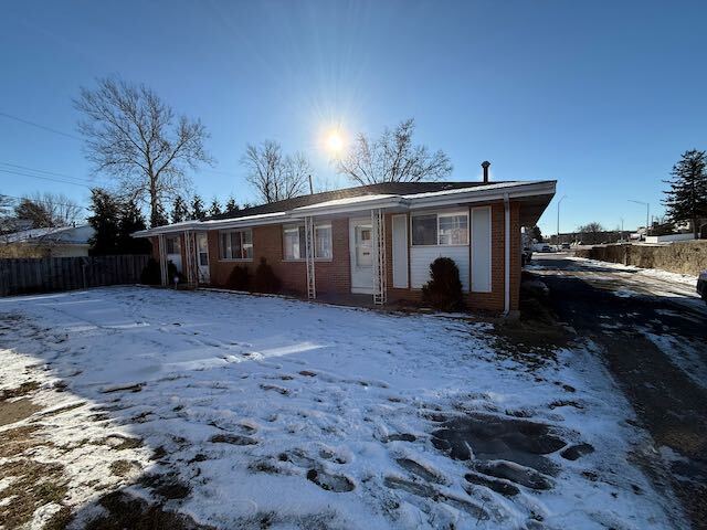 Duplex unit w attached garage - Duplex unit w attached garage Casa Adosada