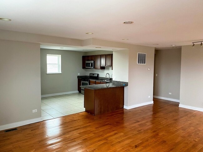 Photo - 2245 W 21st St Unidad 4