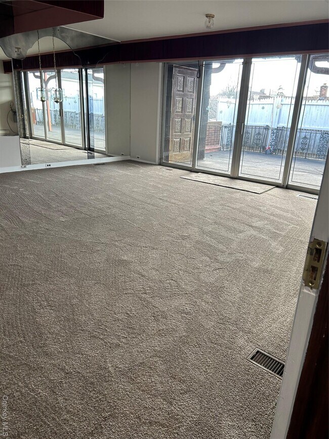 Photo - 125 W Hoffman Ave