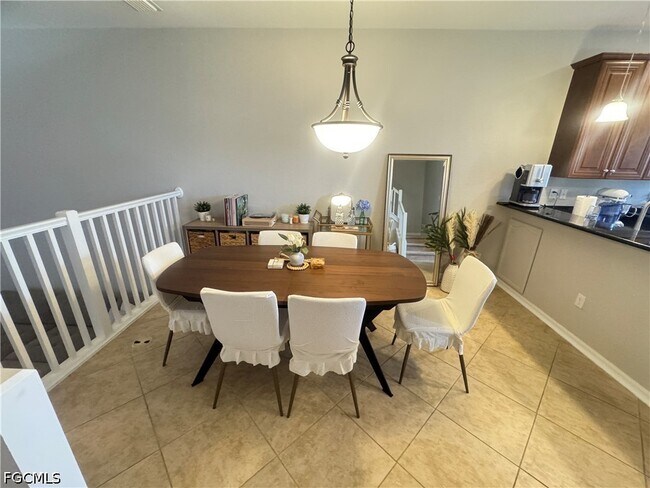 Photo - 8663 Olinda Way