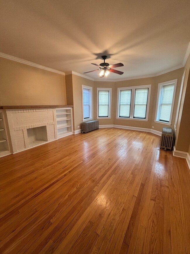 Building Photo - 5536 W Cornelia Ave Unit 2