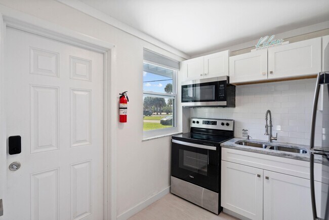 Photo - 670 Hernando St Unit E