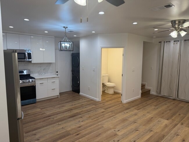 Photo - 7344 Balcom Ave
