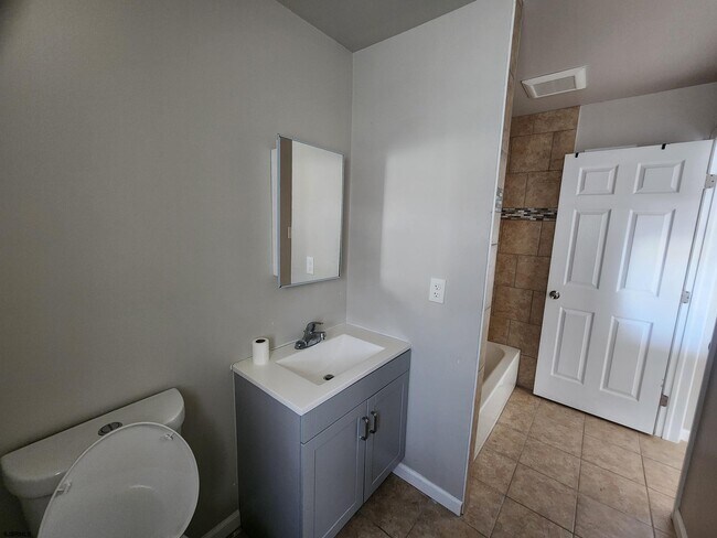 Photo - 118 S Main St Unit 201