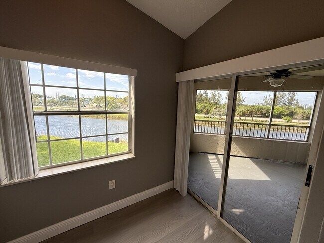 Photo - 2851 N Oakland Forest Dr