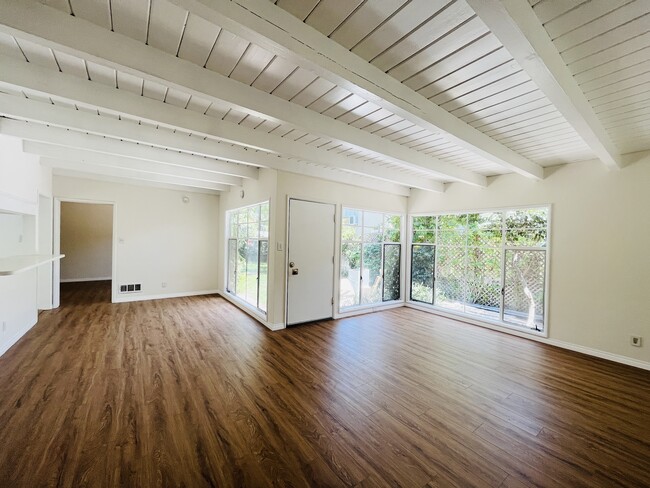 Photo - 1319 Barry Ave Unit 1319