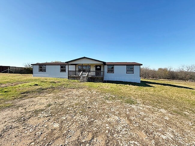 Building Photo - Beautiful 4 Bedroom 2 Bath manufactured home in Rhome Texas on 2 acres.