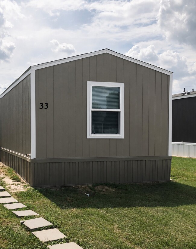 Photo - 2601 Leary Ln