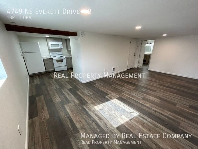 Photo - 4749 NE Everett Dr Unit B