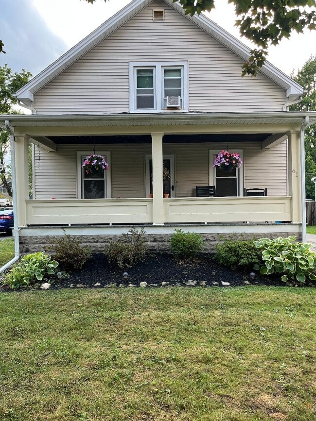 Building Photo - 61 Hirschfield Dr Unit Upper Rental