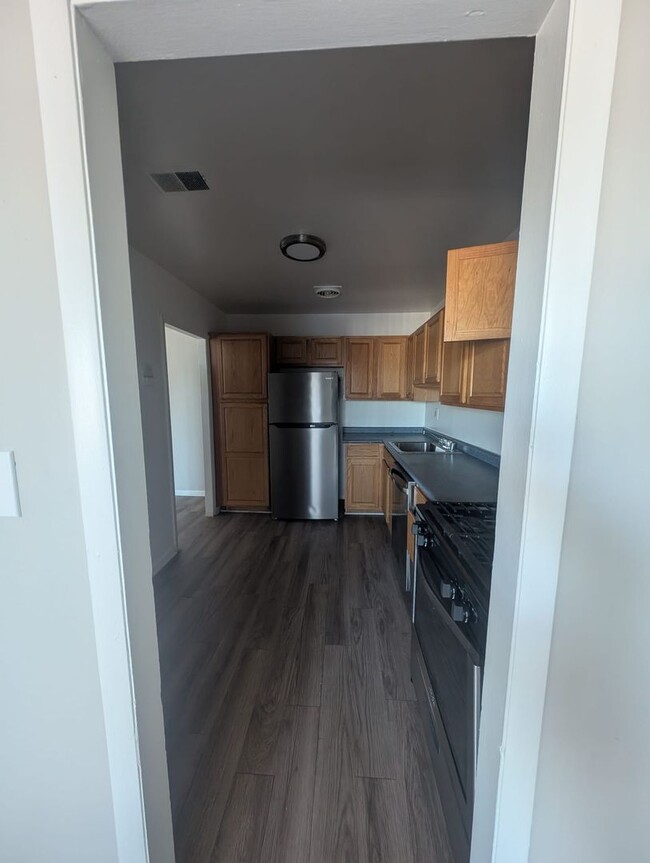 Photo - Bristol House Apartments