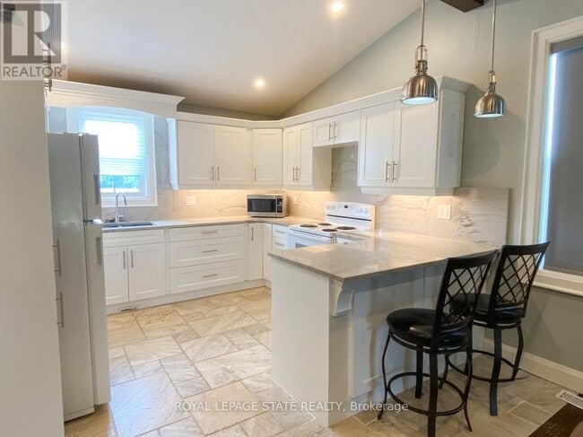 Photo - 2784 S Grimsby Rd 20